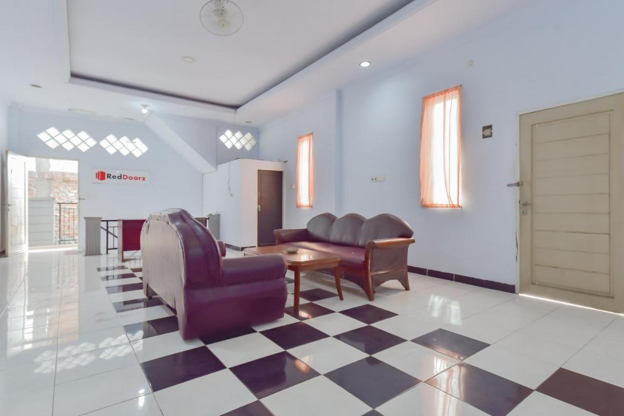 Reddoorz Syariah Near Ramayana Mall Таракан Екстериор снимка